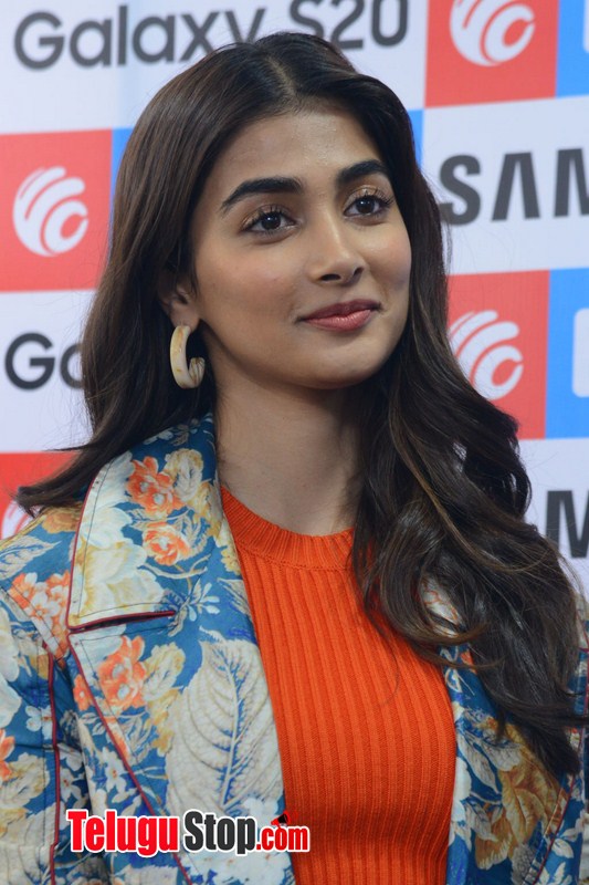 Pooja hegde latest images-Pooja Hegde Photos,Spicy Hot Pics,Images,High Resolution WallPapers Download